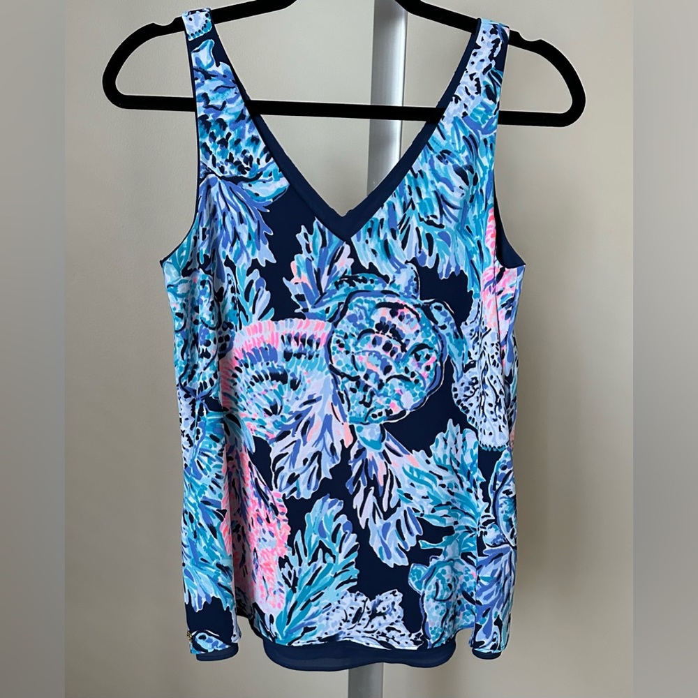Lilly Pulitzer reversible Florin Top in Party in Paradise in size XS.